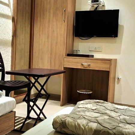 Hotel Ramniwas Jalgaon Eksteriør billede