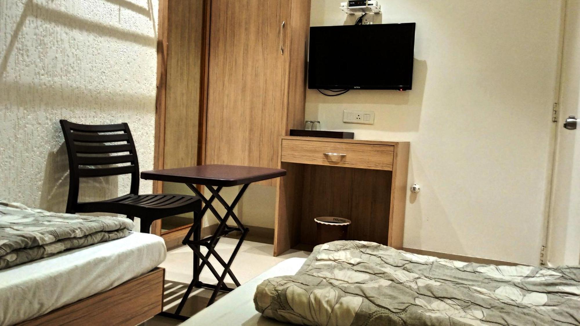 Hotel Ramniwas Jalgaon Eksteriør billede