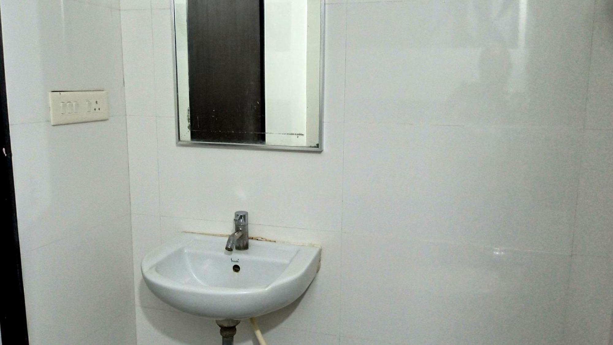 Hotel Ramniwas Jalgaon Eksteriør billede