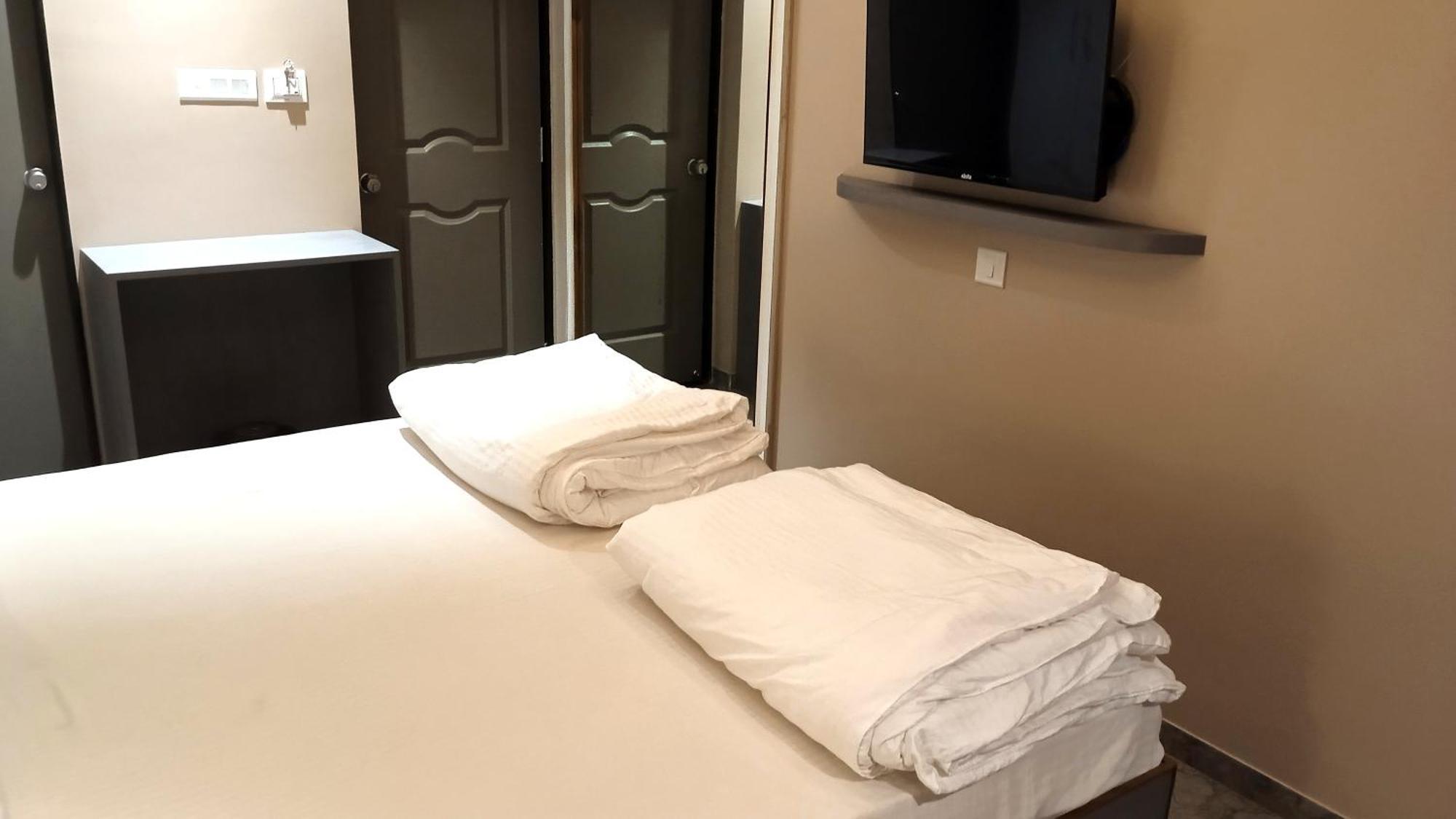 Hotel Ramniwas Jalgaon Eksteriør billede