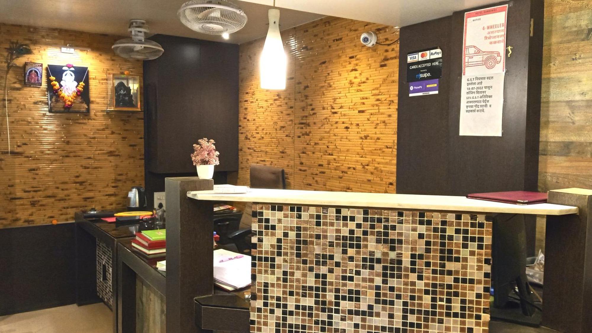 Hotel Ramniwas Jalgaon Eksteriør billede